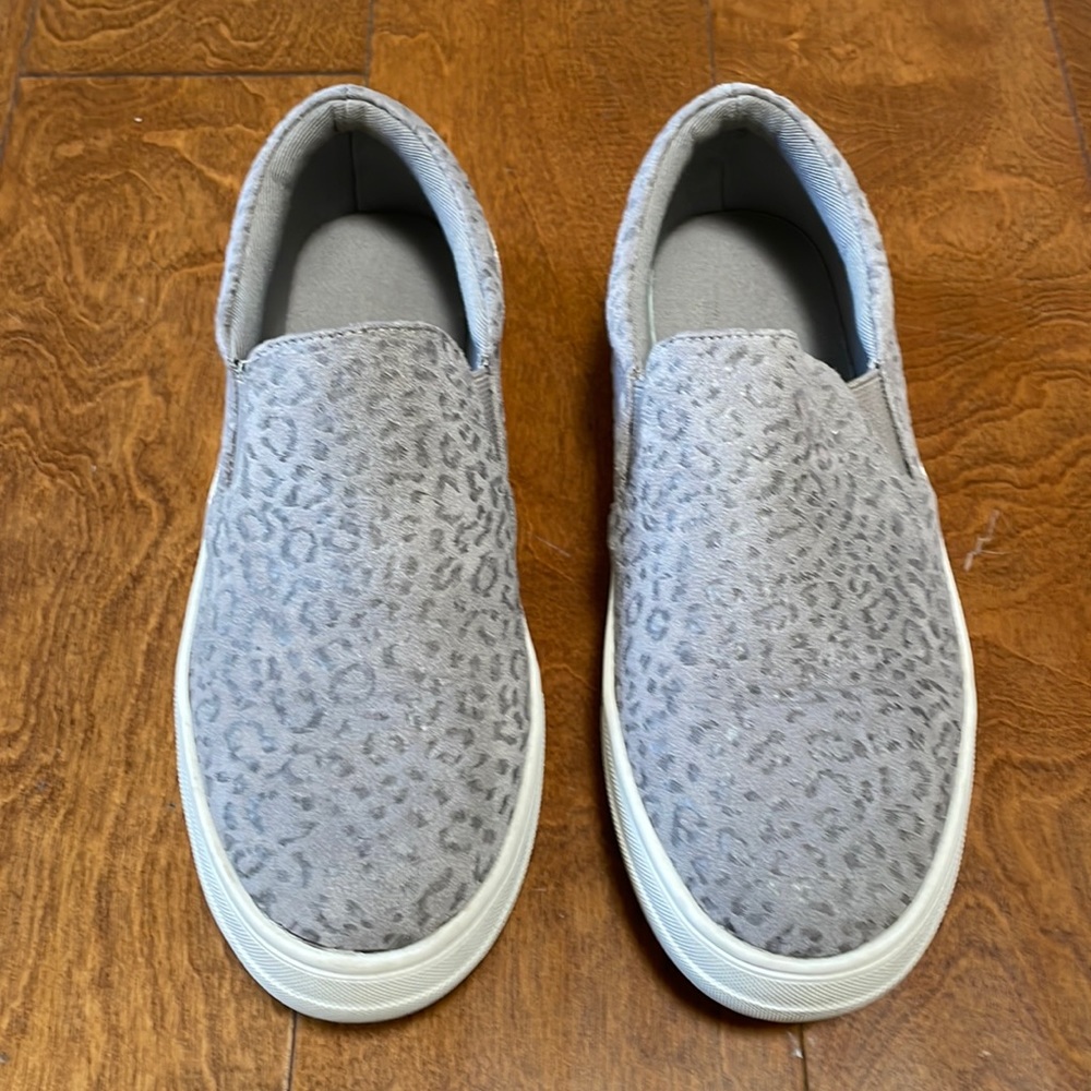 Cheetah print slip-on shoes